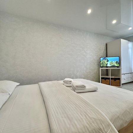 Apartpoltava Світлі Та Затишні Апартаменти В Скандинавському Стилі Центр Банківський Чек ภายนอก รูปภาพ